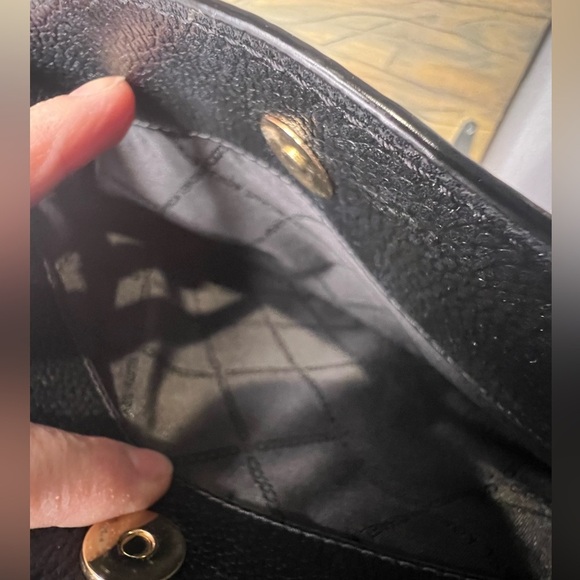 BIN047.2 LIKE NEW Michael Kors MK Logo Gold Charm Black Pebble Leather Satchel - Picture 10 of 10